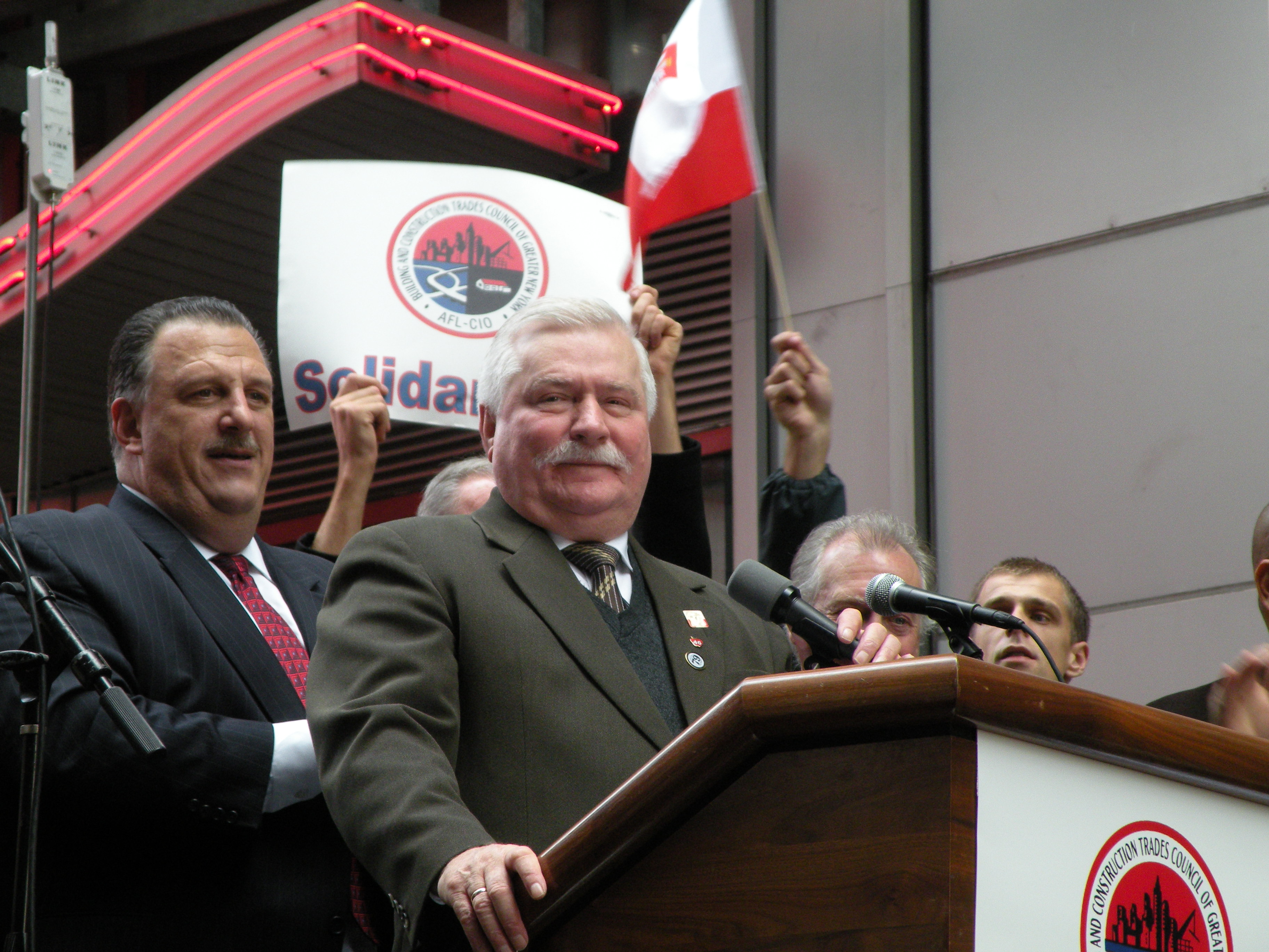 President Lech Walesa Expresses Solidarity with New York Building Trades